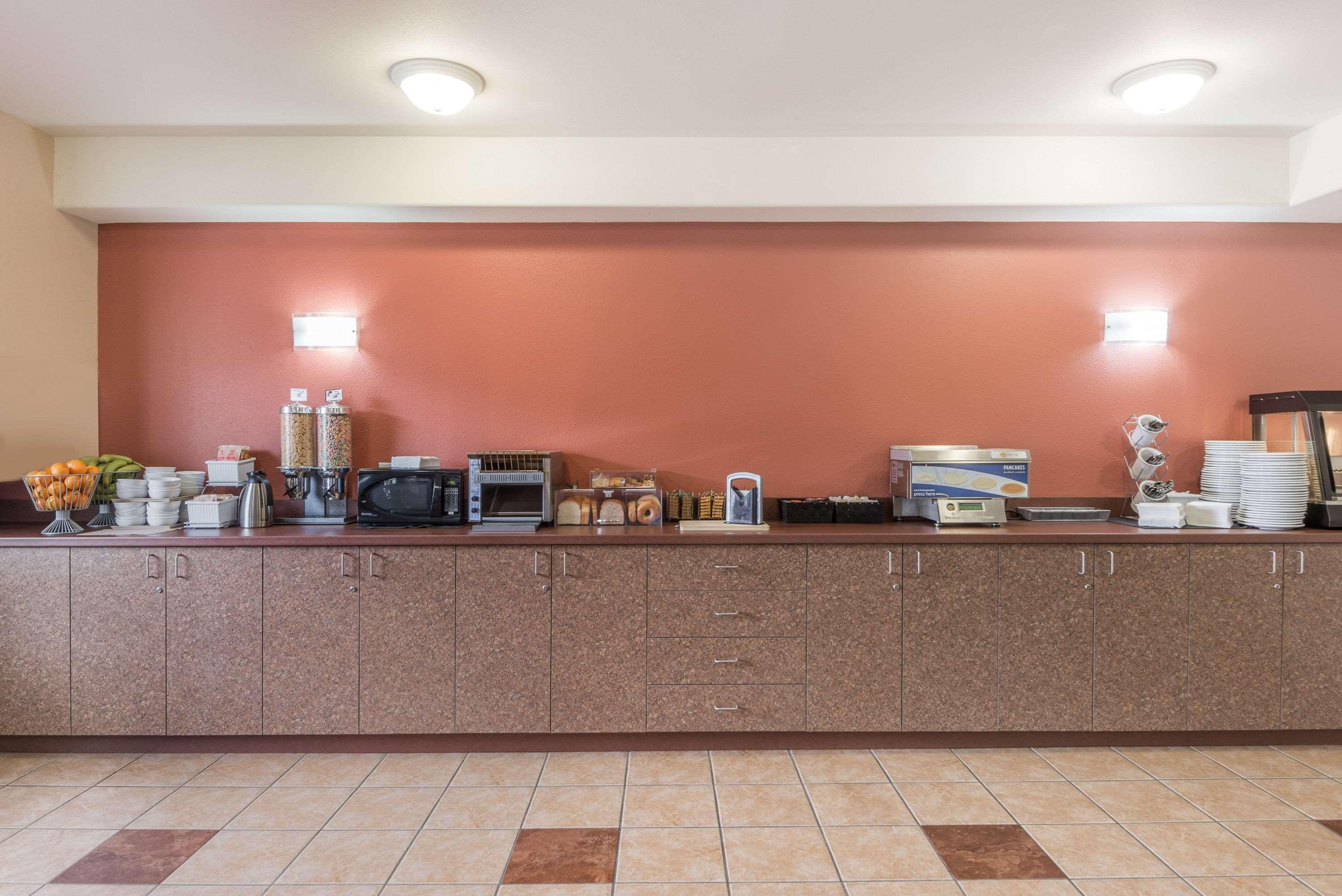Super 8 By Wyndham St Johns Otel St. John's Dış mekan fotoğraf